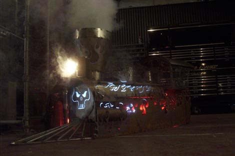 Monster Garage, Episode #44: Dodge / Train Car